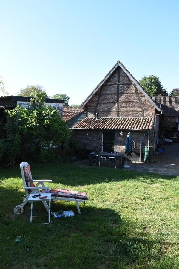 Aan De Holle Weg. Zeer Landelijk Gelegen Verbouwde Stal Tot Woning Nuth 외부 사진
