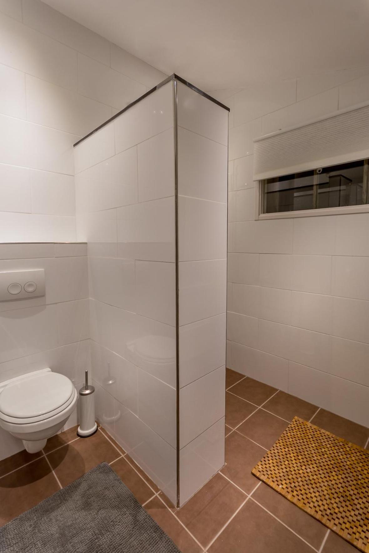 Aan De Holle Weg. Zeer Landelijk Gelegen Verbouwde Stal Tot Woning Nuth 외부 사진